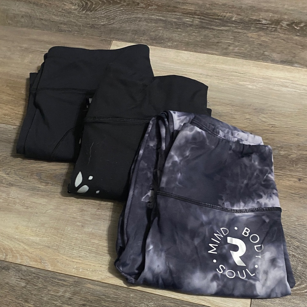 Mind Body Soul Women's Black and Gray Tie-Dye Leggings Bundle